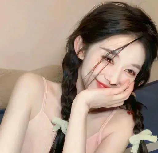 隔楼女孩：我们之间的层距